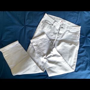 Denizen White Crop Jeans